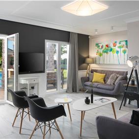 5 bedroom villa with pool near Pula, sleeps 10-12